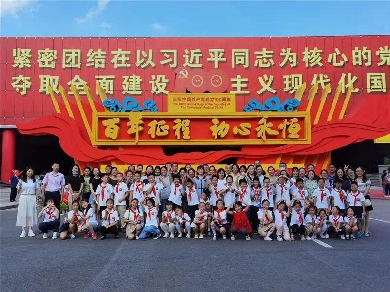 “双争”活动推动形成社会新风尚